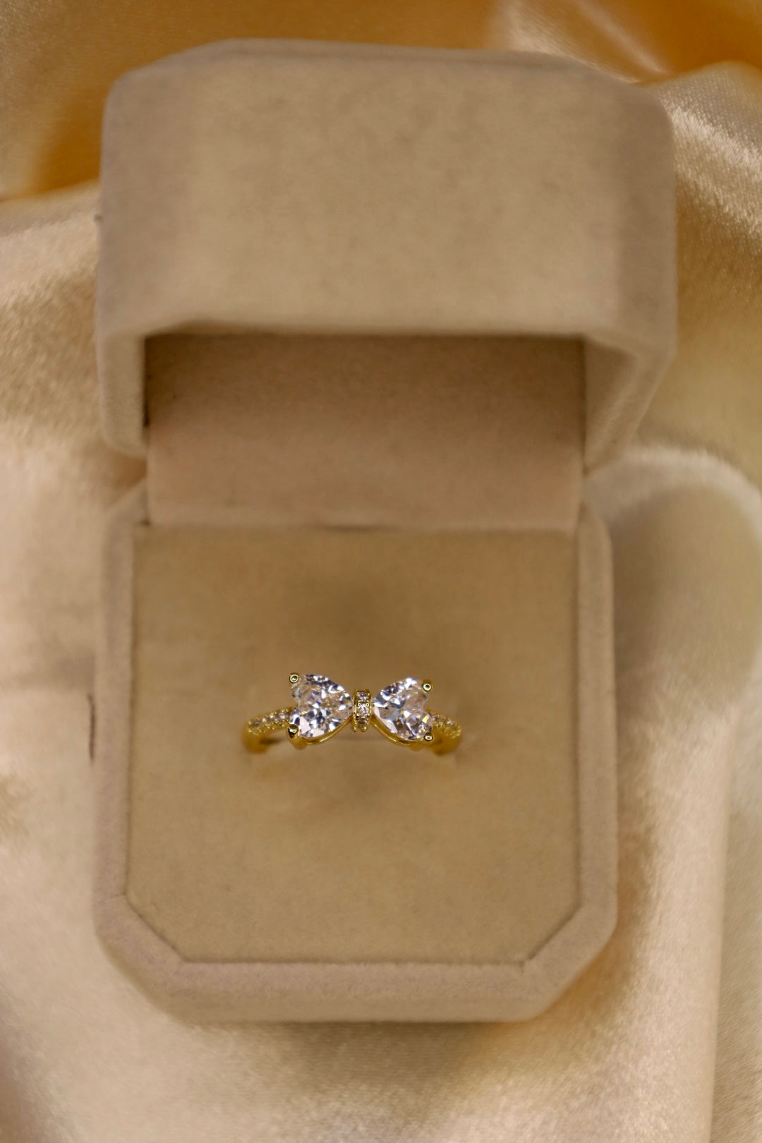 Clear bow ring