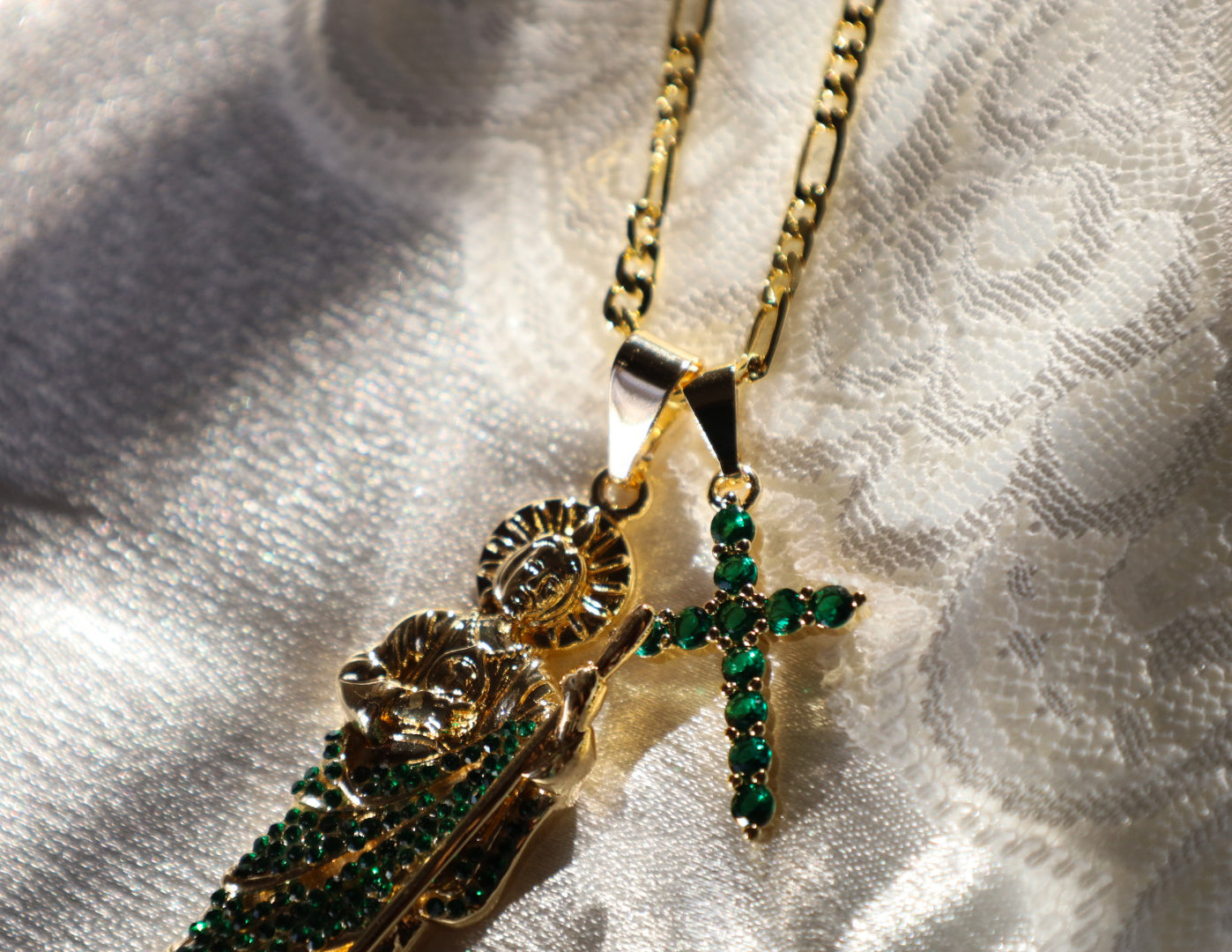 Dreamy san judas x Cross necklace set (green)