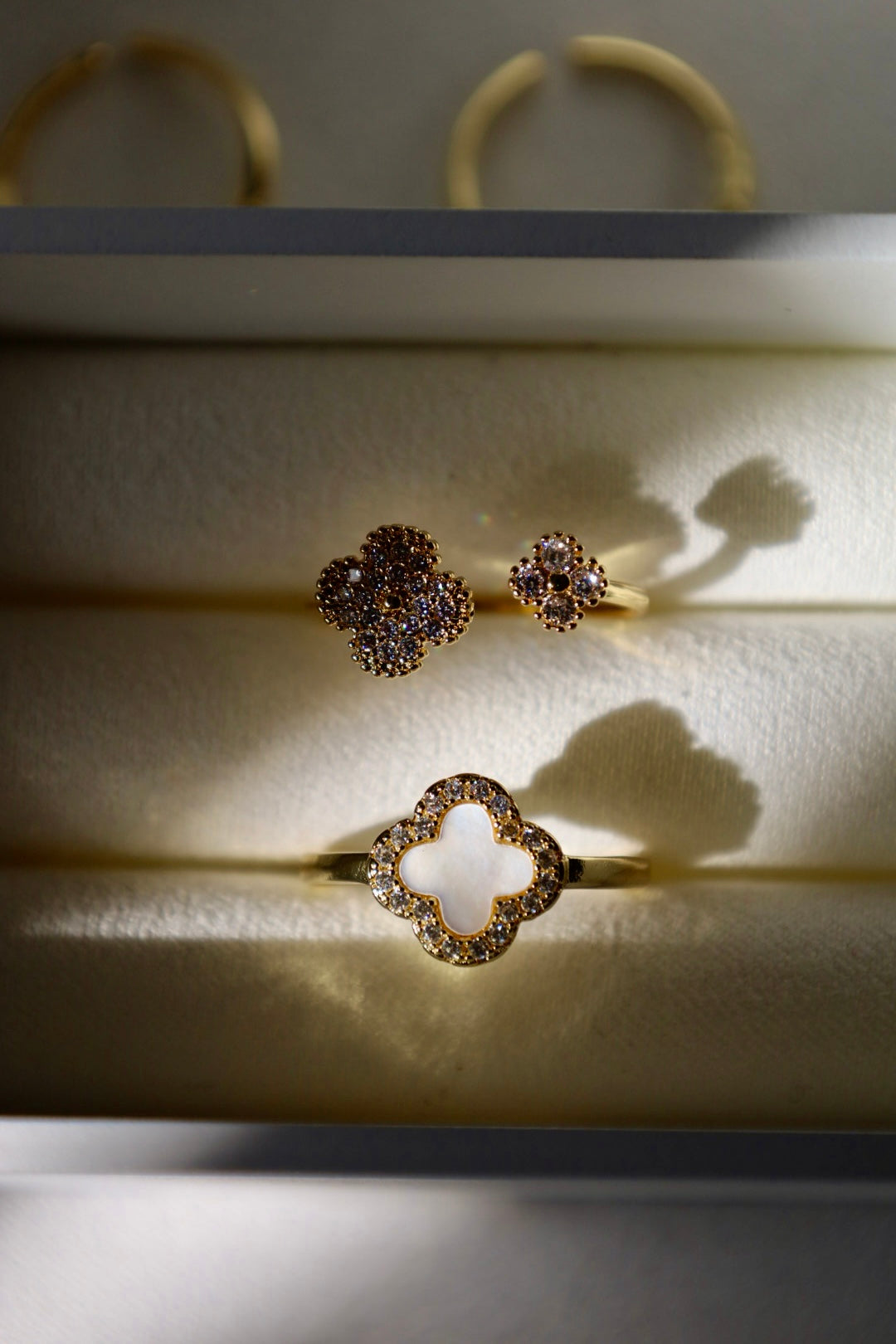 Beverly clover ring