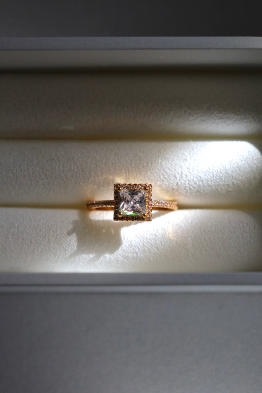 Rhea diamond ring (ADJUSTABLE)