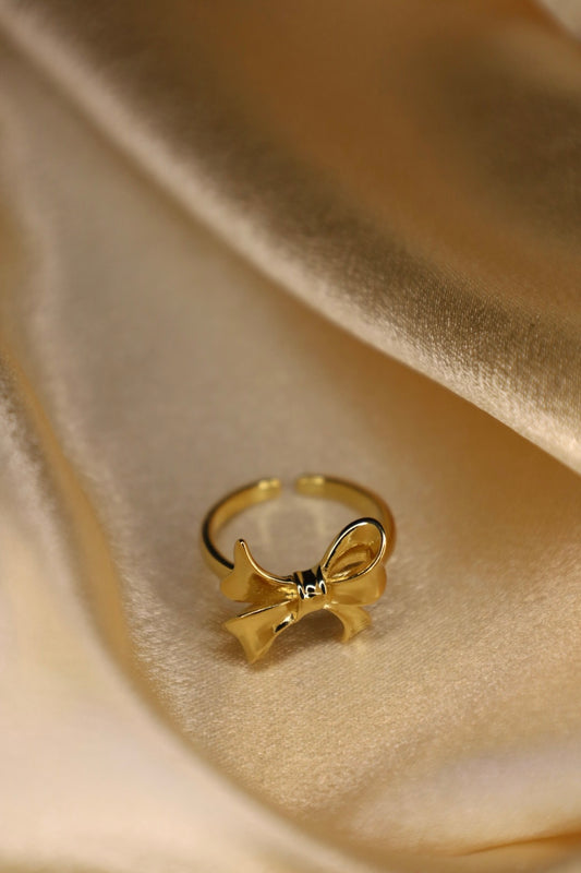 “Gold bow” ring