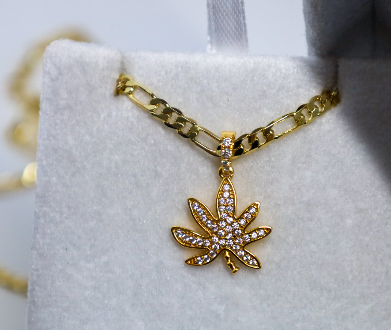 Sparkling Weed Necklace