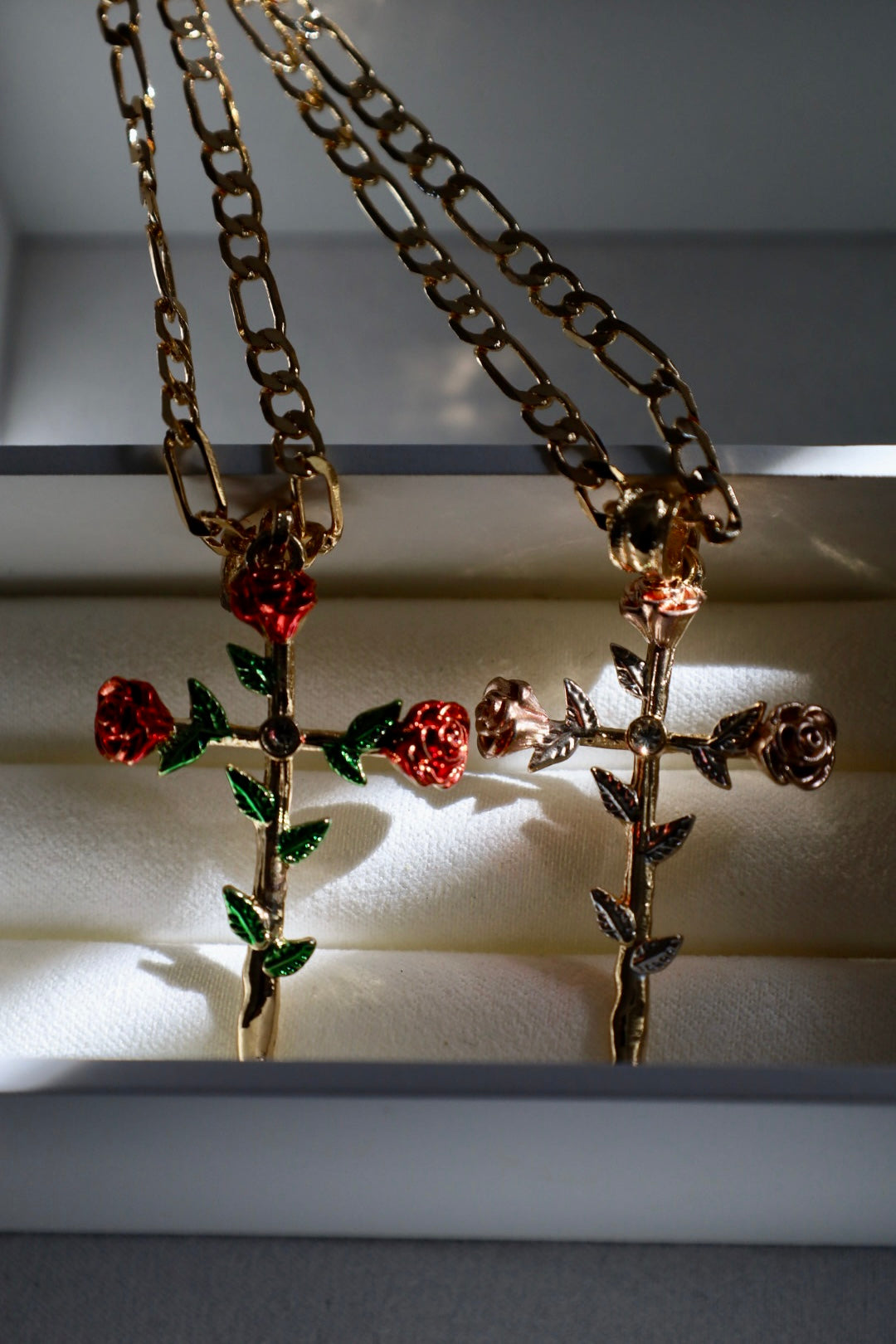 Rosa cross necklace