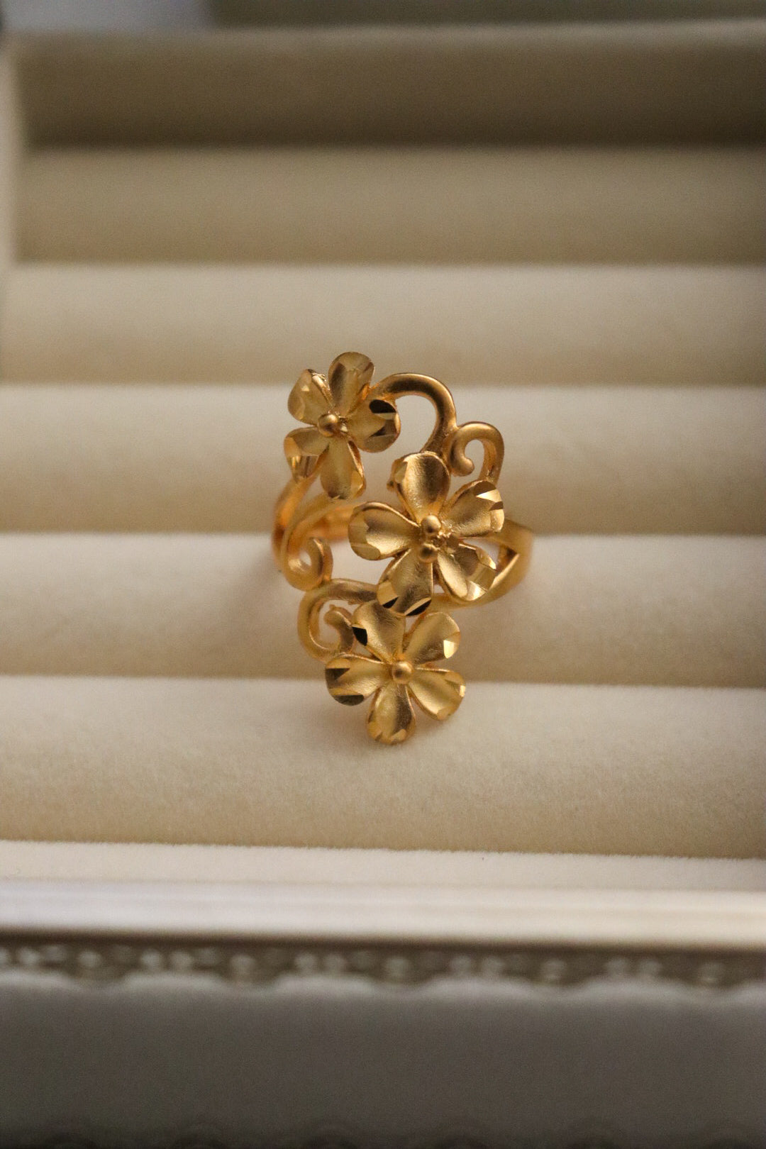 Enchanted flower ring