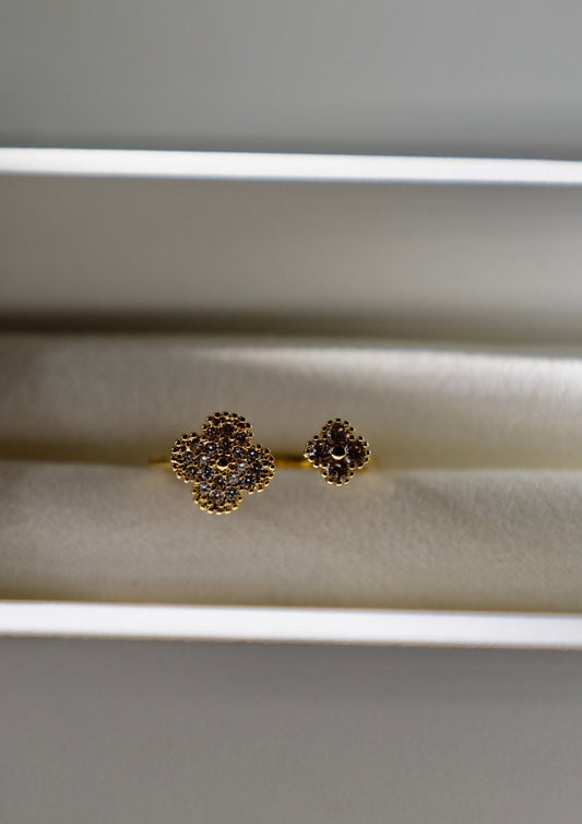 Beverly clover ring