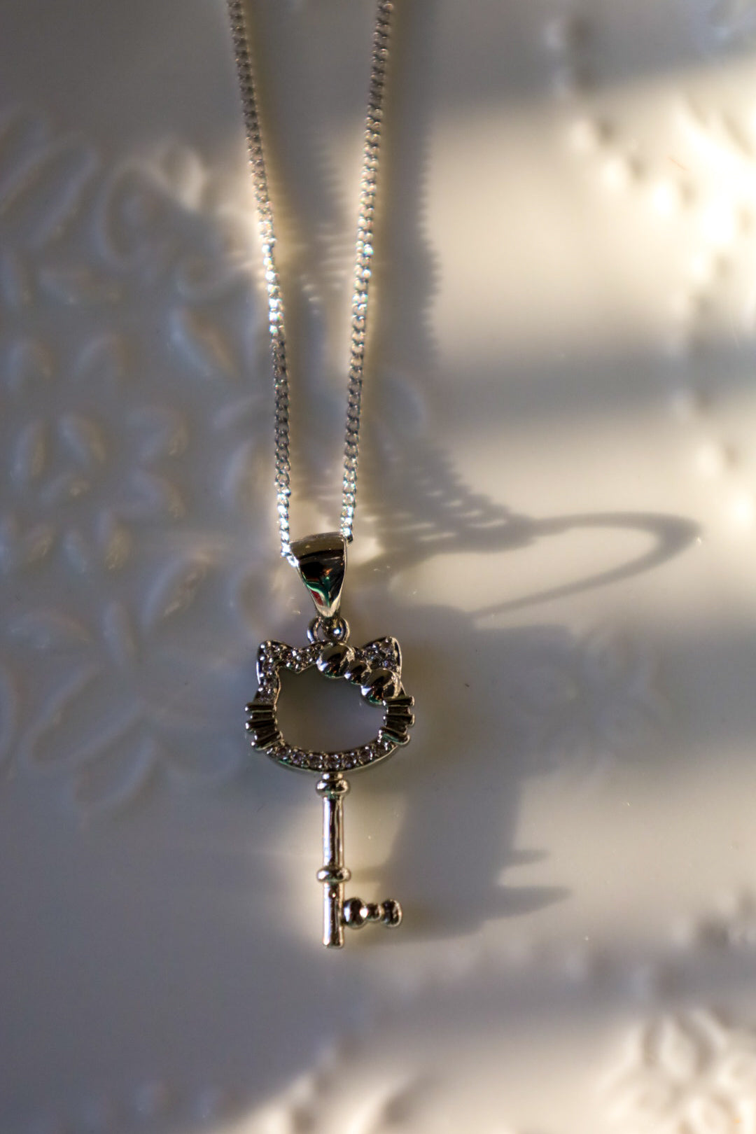 Silver hello kitty necklace