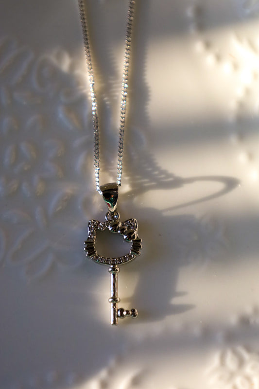 Silver hello kitty necklace
