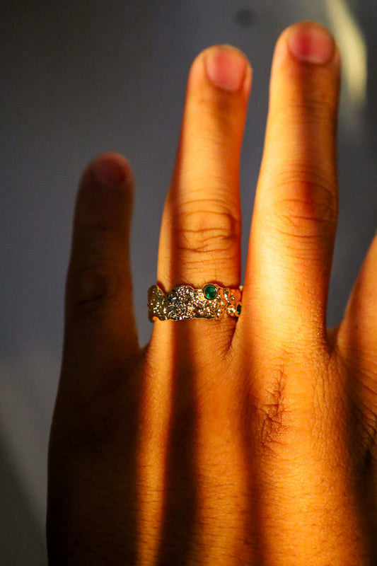 Gold band textured ring (adjustable)