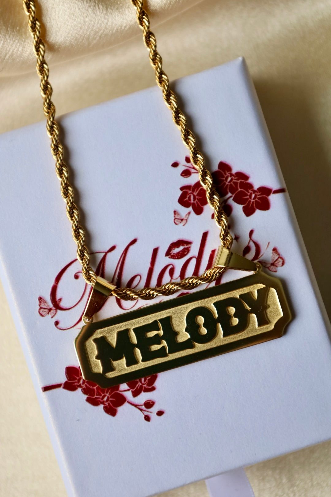 Custom nameplate necklace