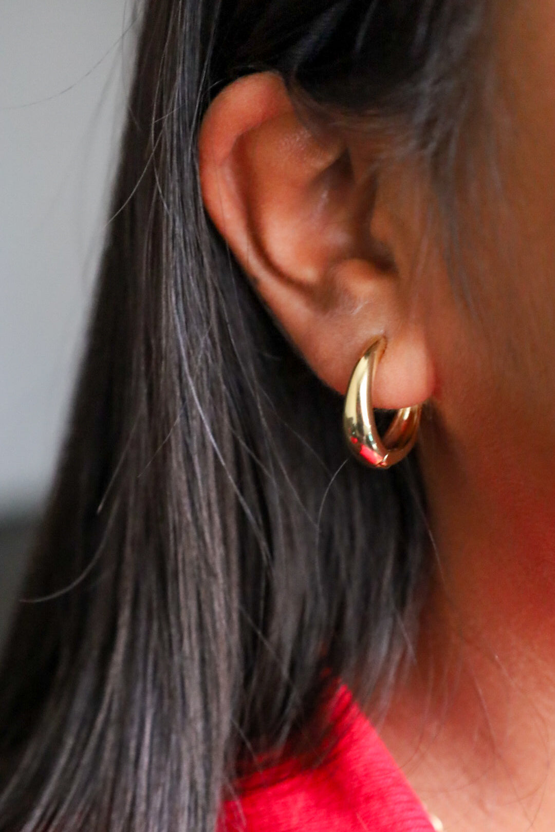 Mini huggie hoop earrings