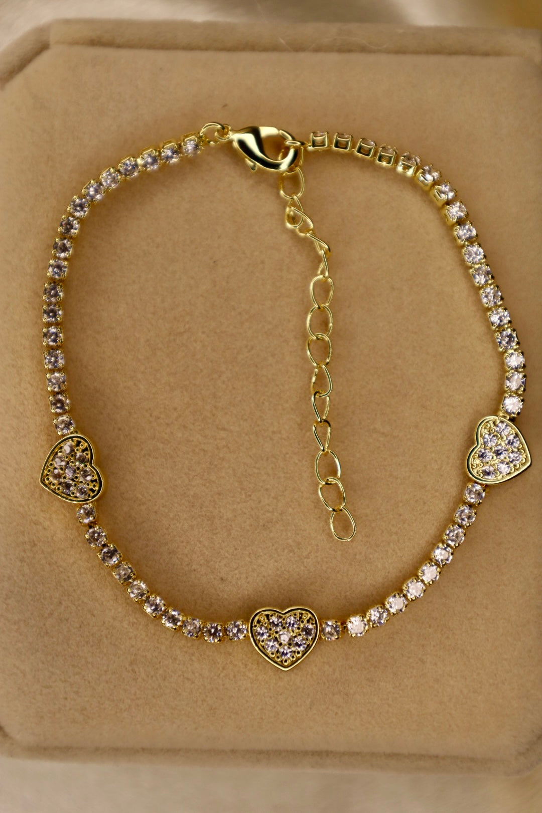 Icy heart bracelet