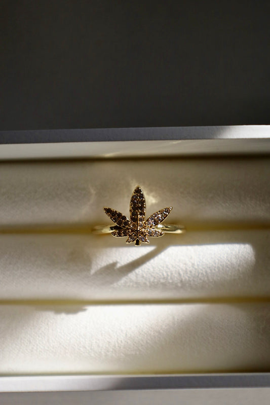 Gold weed ring (adjustable)