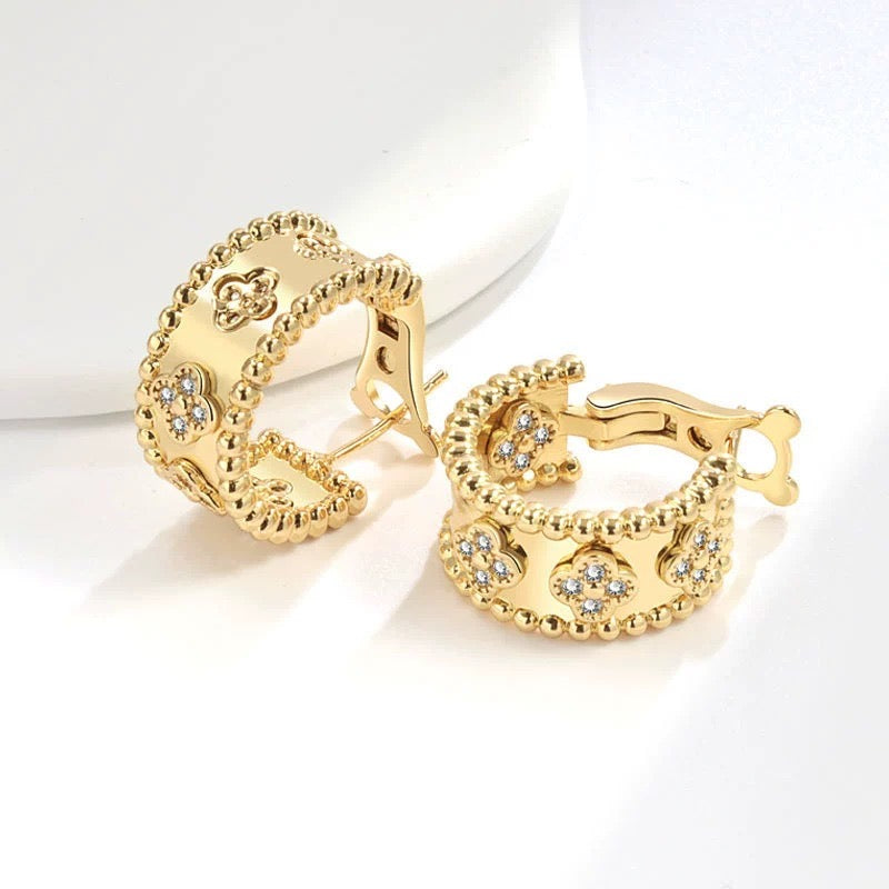 Golden Clover Huggies