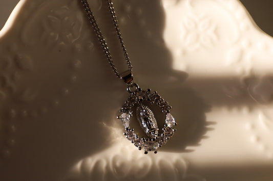 Maria necklace