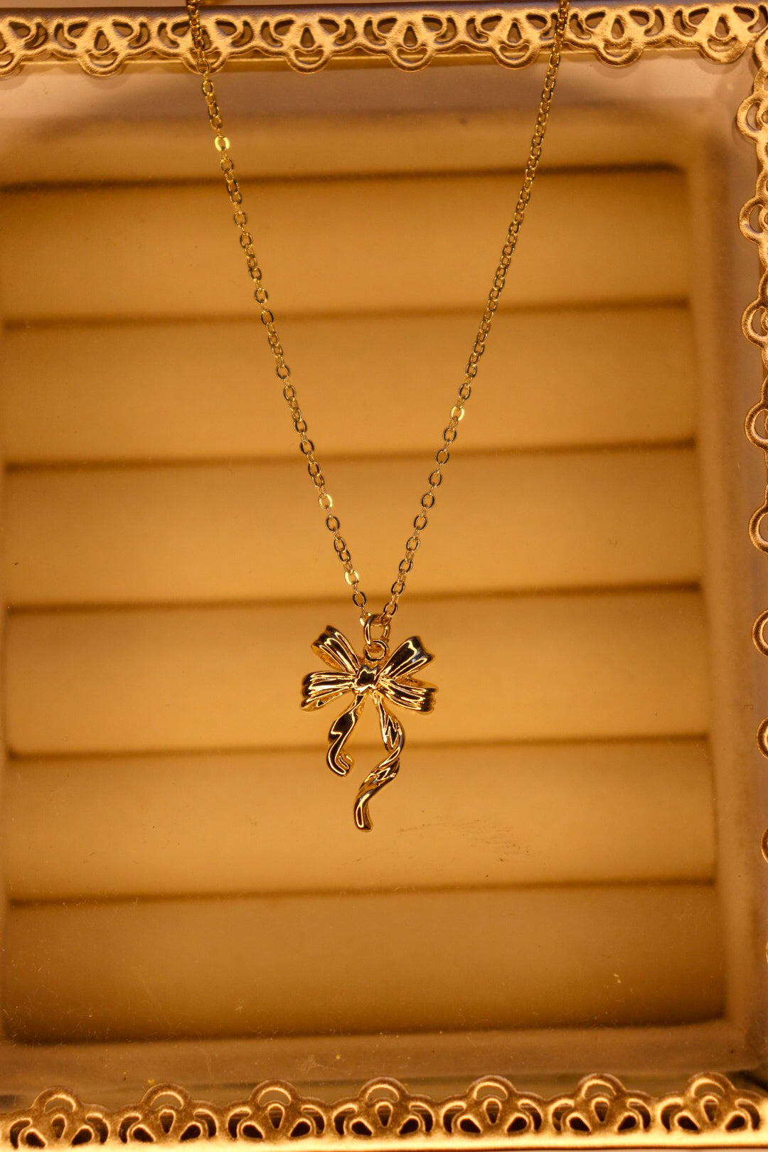 Dainty Bow Necklace