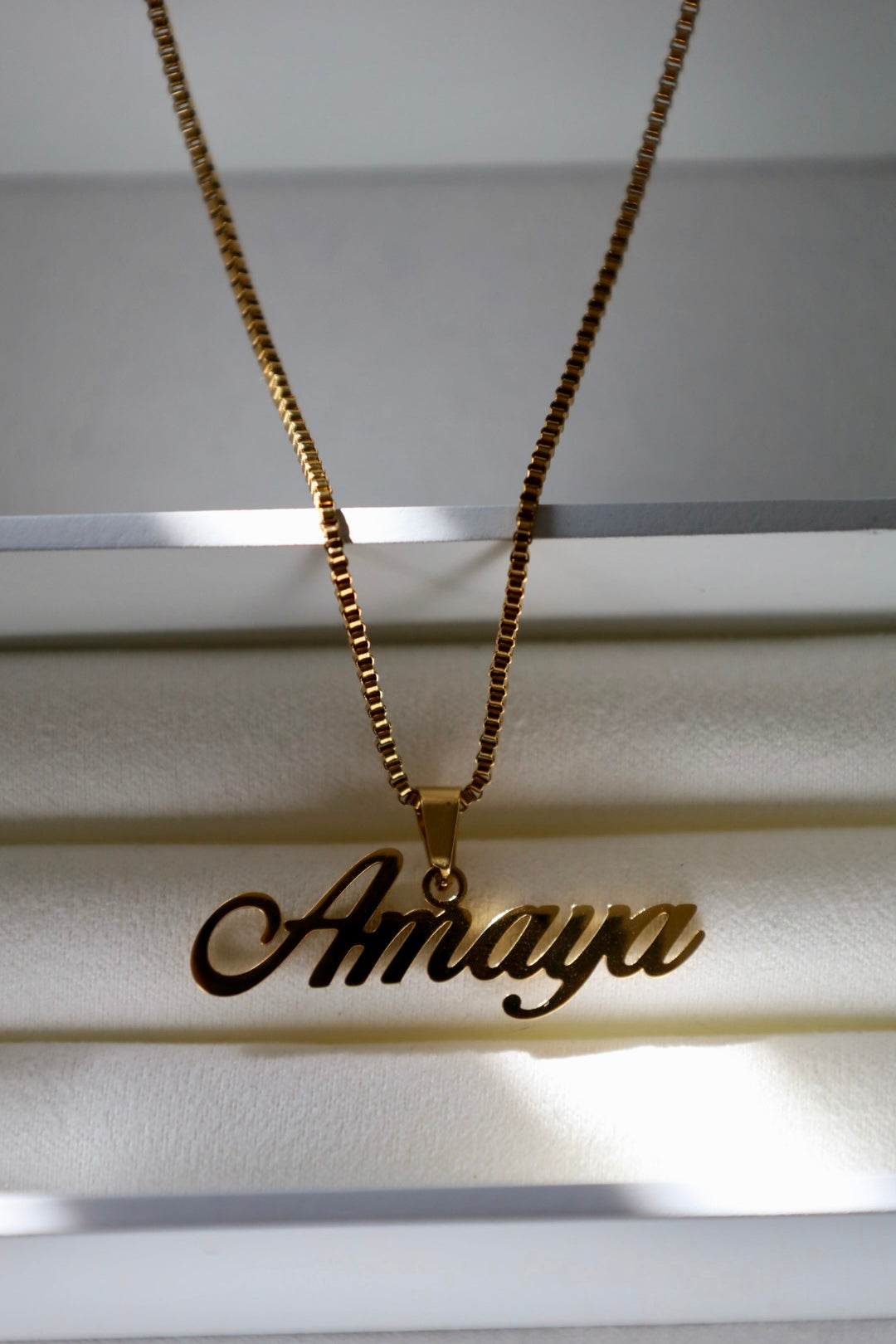 Simple custom name necklace