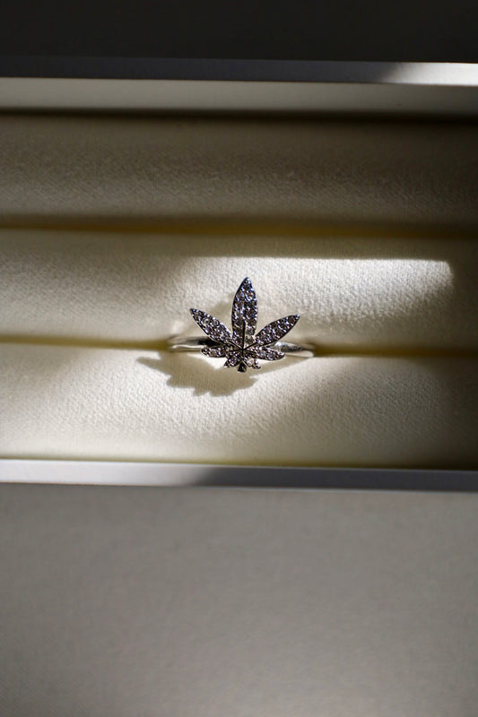 Silver weed ring (adjustable)