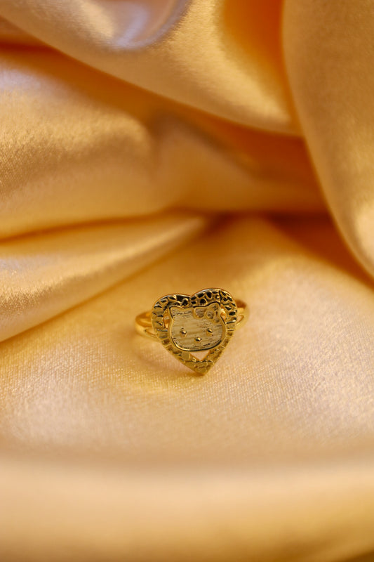 Hello kitty heart nugget ring