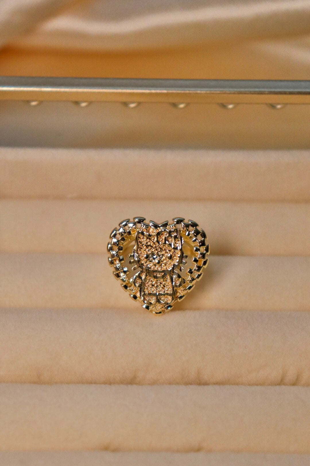 Hello Kitty Heart Ring
