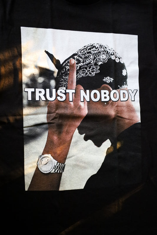 Trust nobody T-shirt