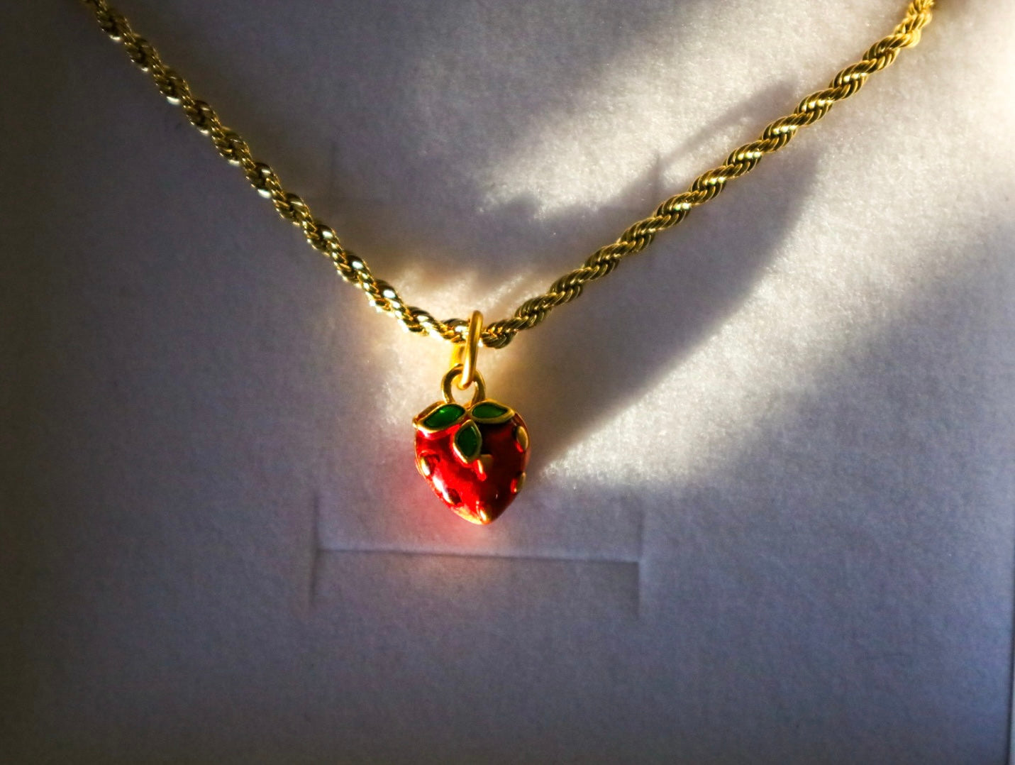 La fresita necklace