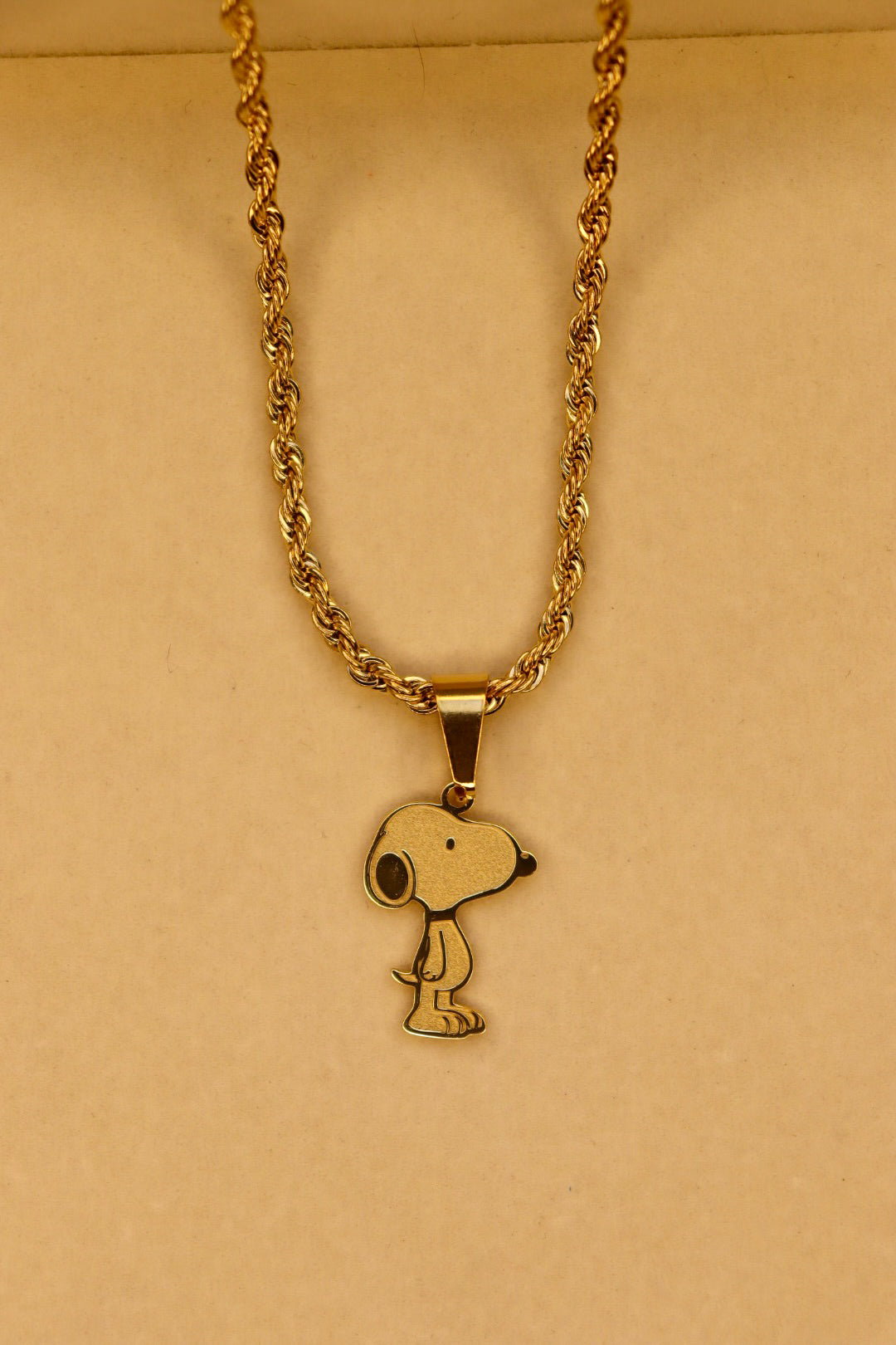 Snoopy pendant necklace