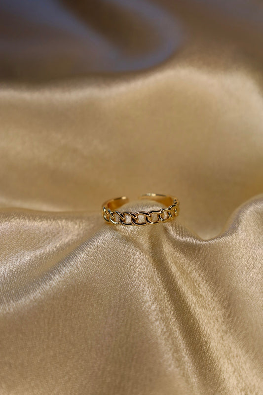 “Caroline” chain ring