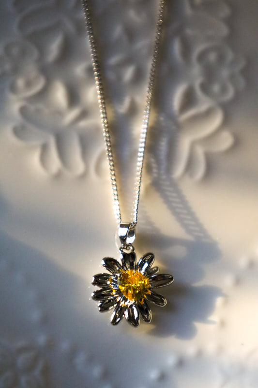 Heart sunflower necklace